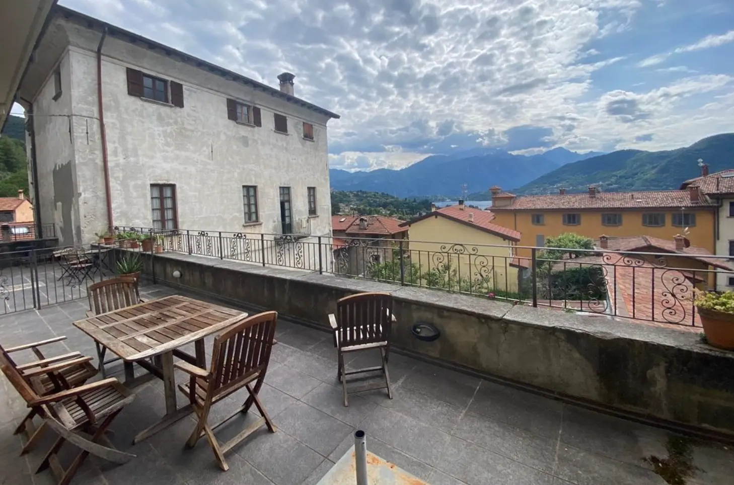 Terrace Villa Apartment, Tremezzina, context detail