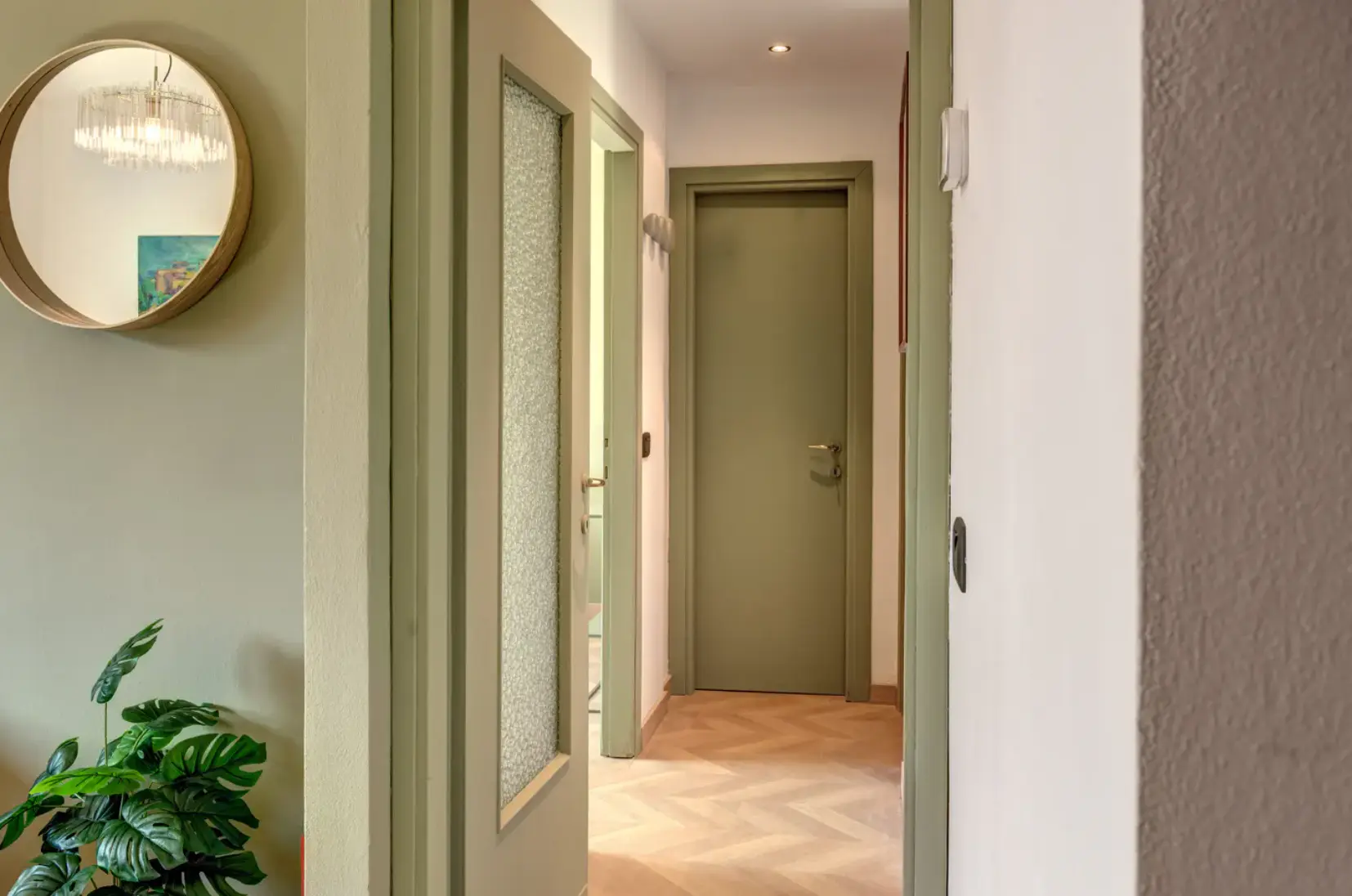 Sage Green Lake Apartment, Lake Como — photo 6