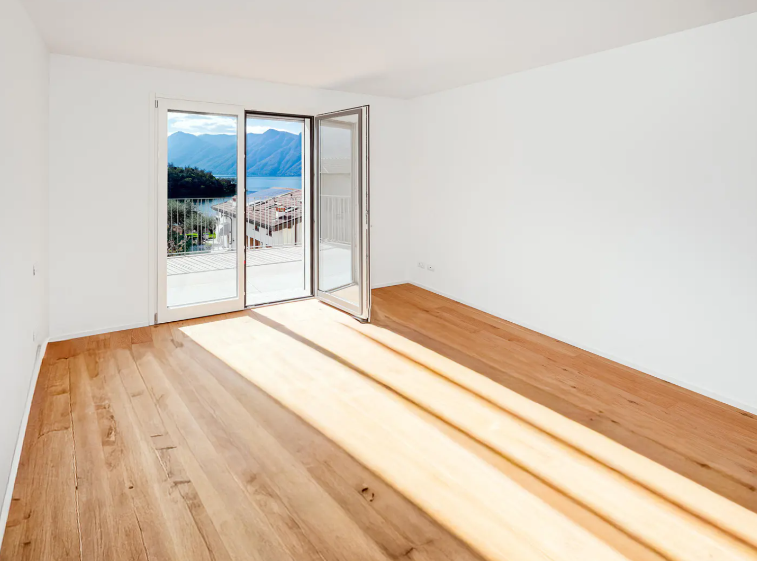 Top Floor over the Pool, Ossuccio — Lake Como, Italy — photo 6