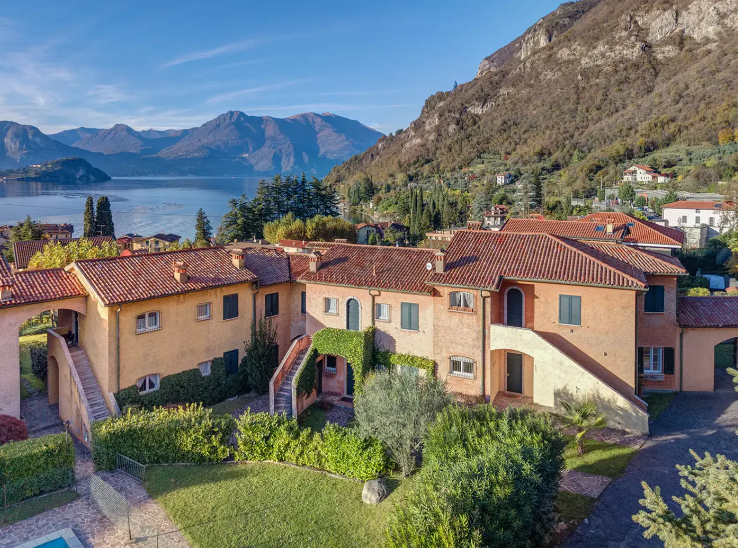 Garden, Pool and the Lake — Lake Como, Italy — photo 17