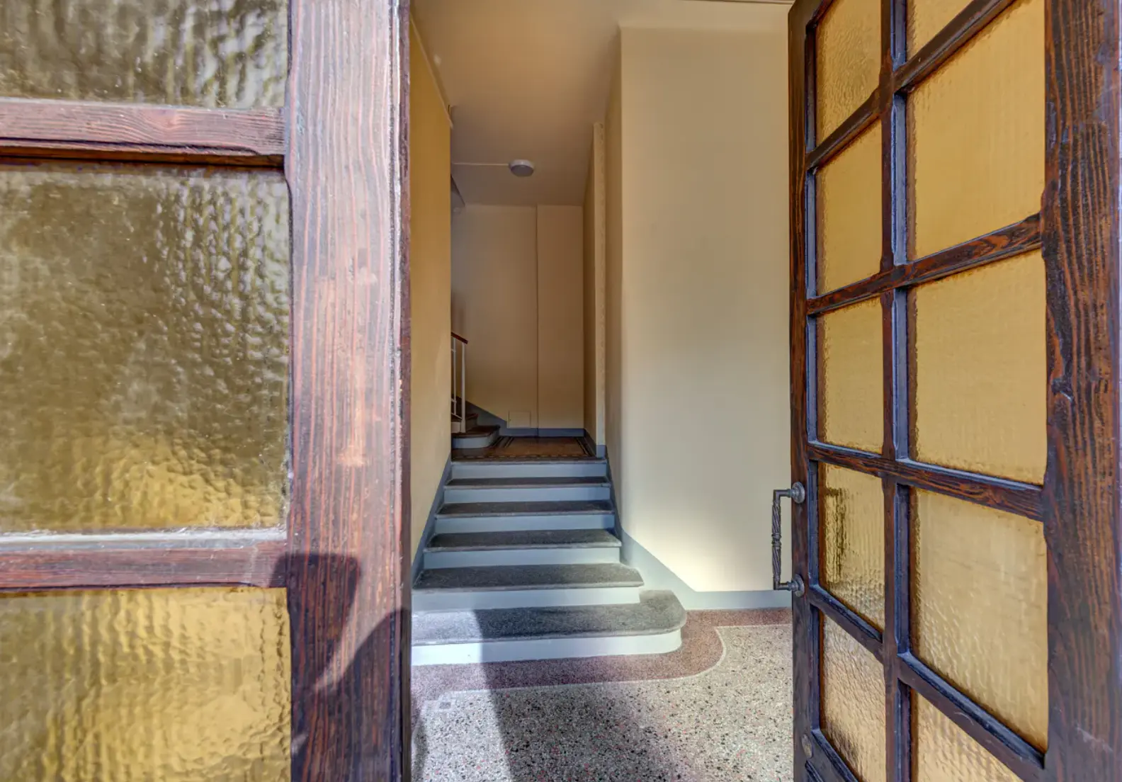 Sage Green Lake Apartment, Lake Como — photo 13