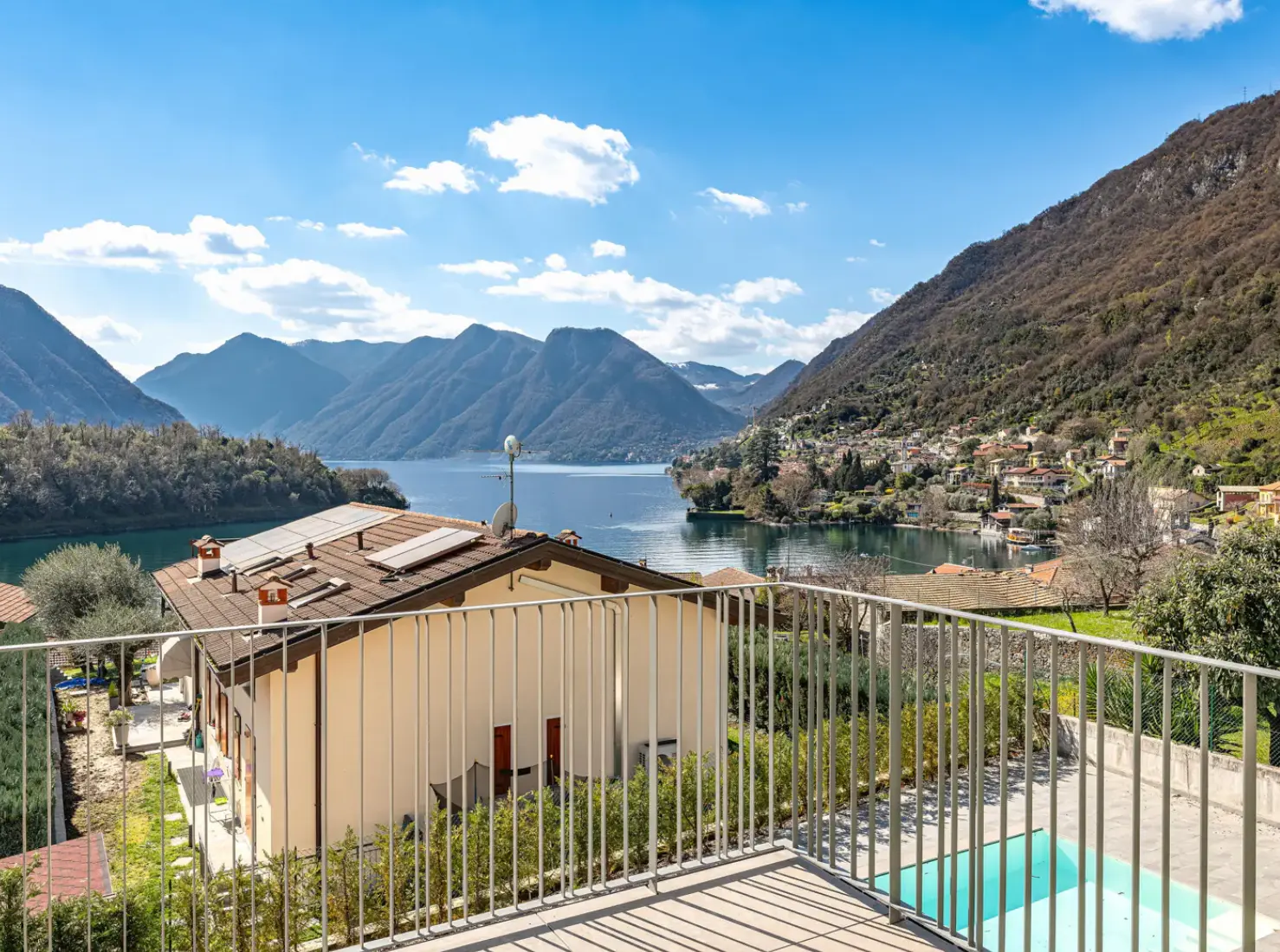 Top Floor over the Pool, Ossuccio — Lake Como, Italy — photo 3