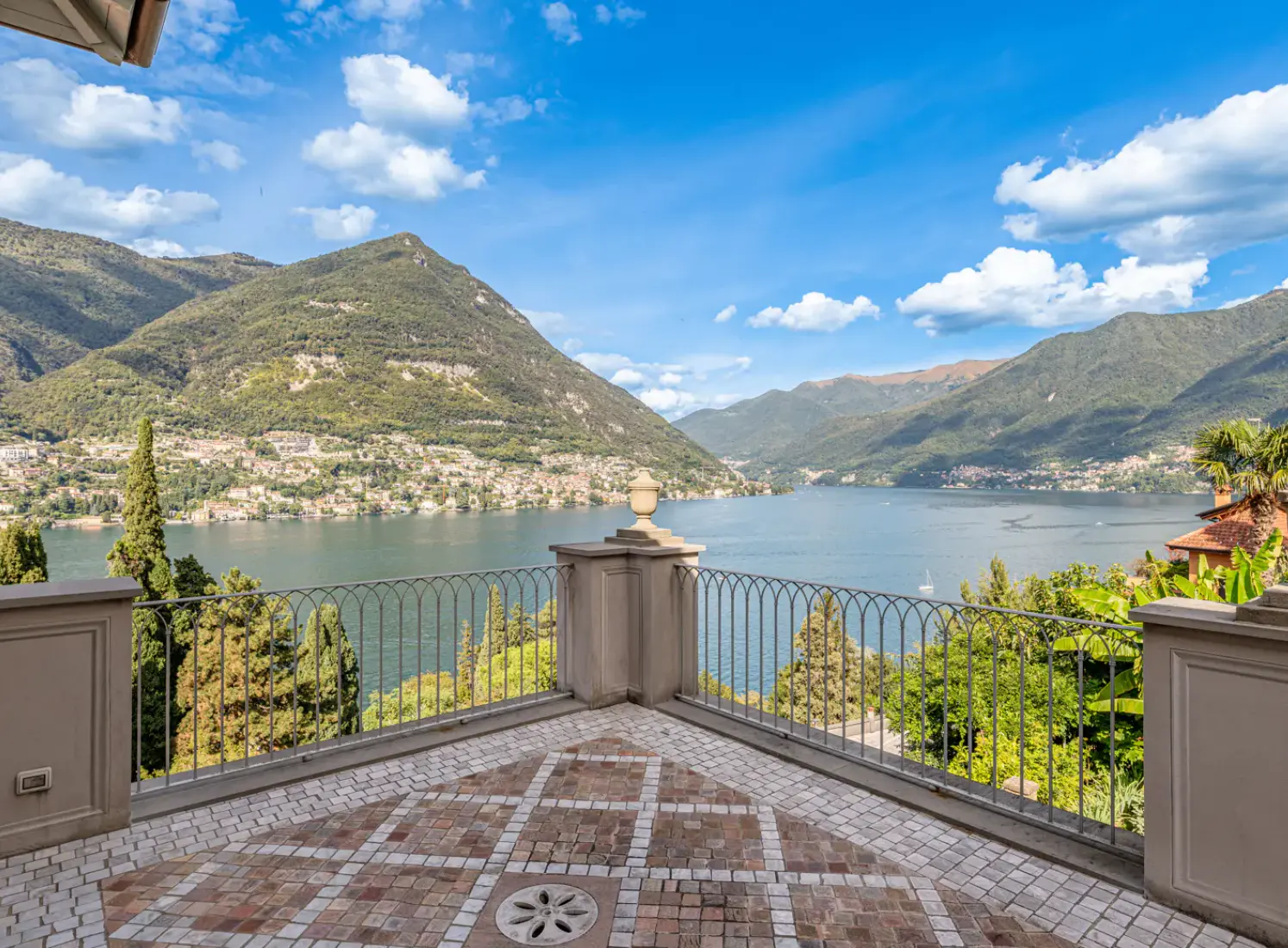 Lake Riviera Villa, Torno, interior detail