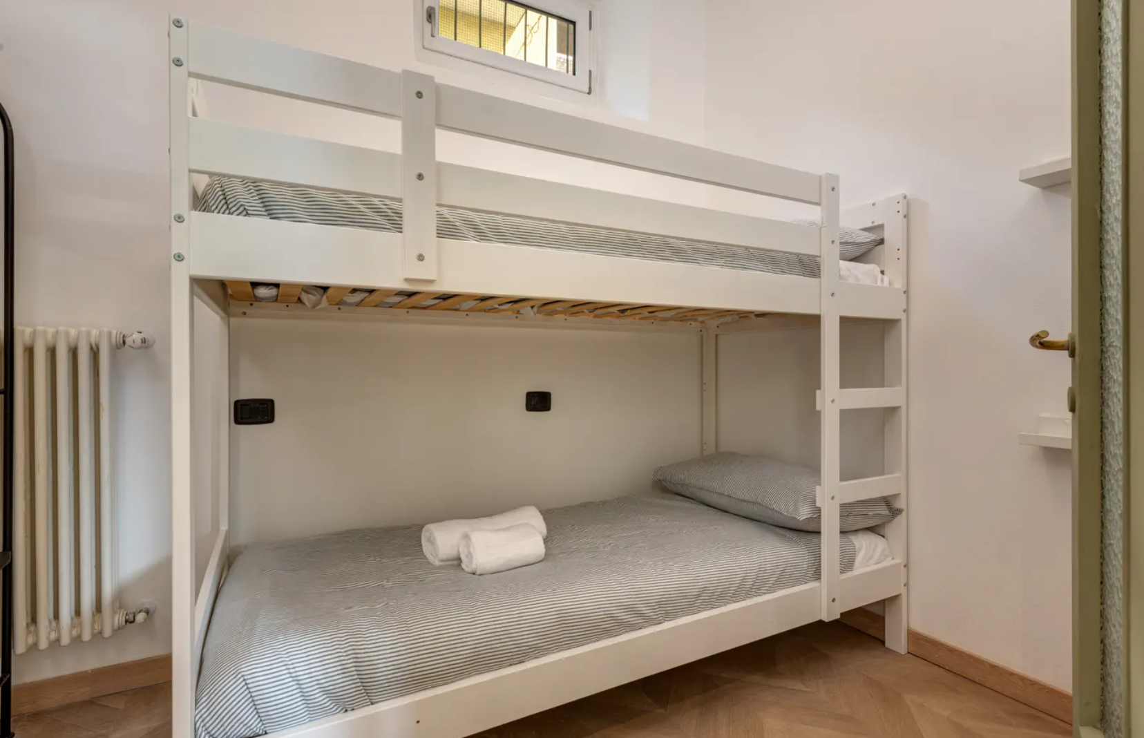 Sage Green Lake Apartment, Lake Como — photo 10