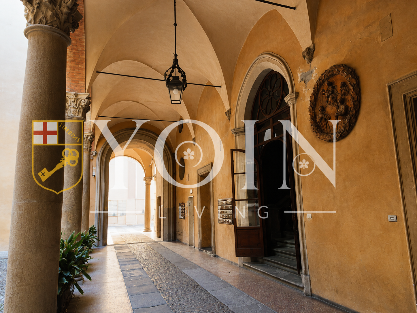 Frescoed Palazzo Apartment, Bologna — photo 9