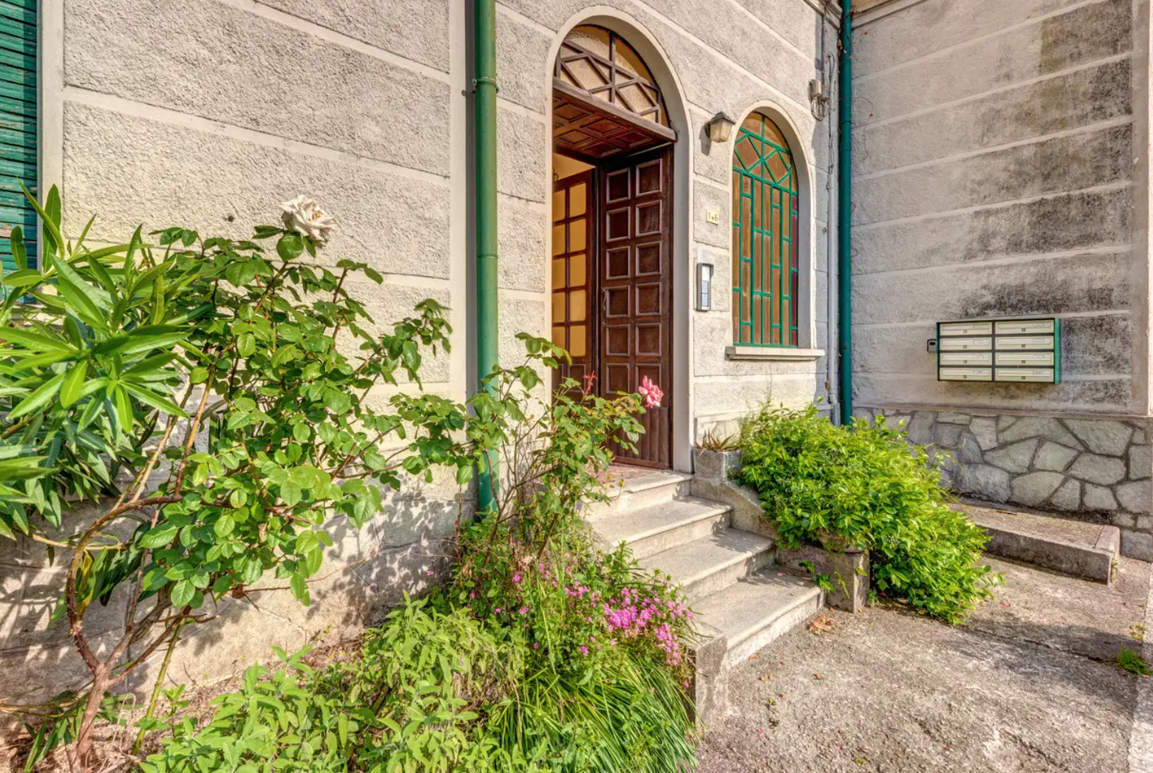 Sage Green Lake Apartment, Lake Como — photo 14